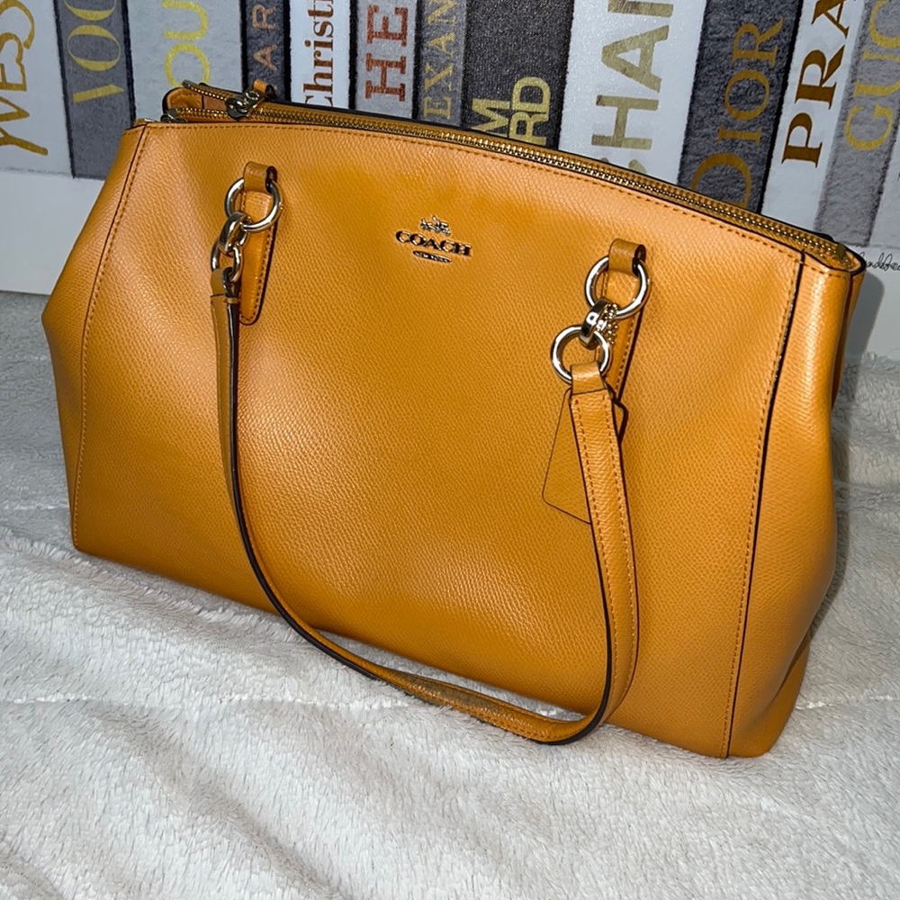 COACH PURSE!! 💗💗